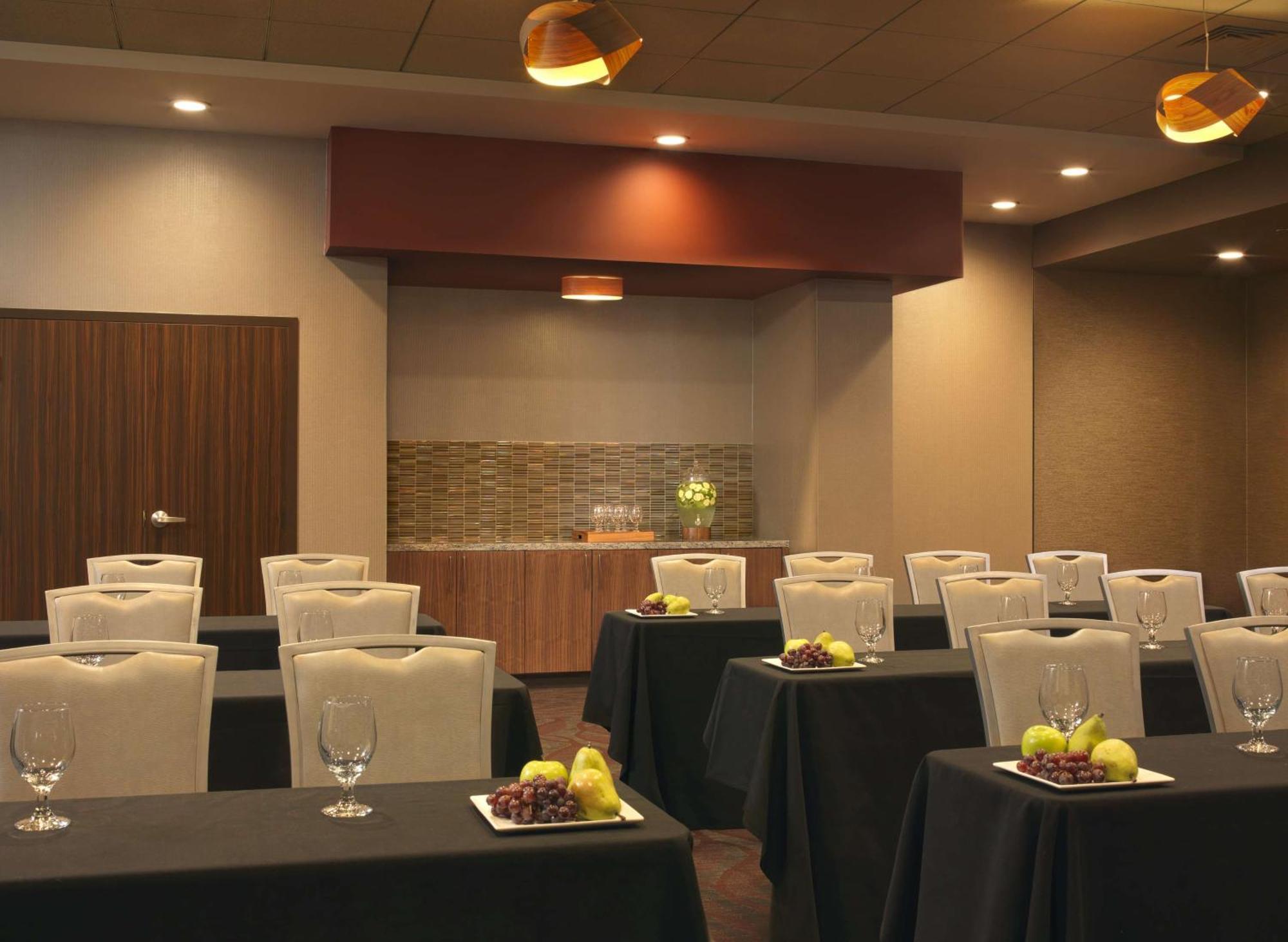 The Broadway Columbia - A Doubletree By Hilton Hotel Екстер'єр фото