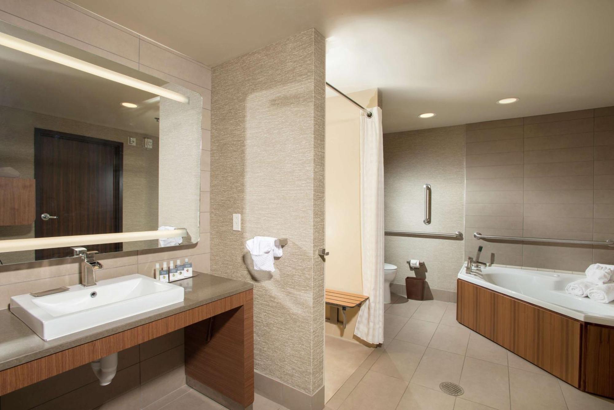 The Broadway Columbia - A Doubletree By Hilton Hotel Екстер'єр фото