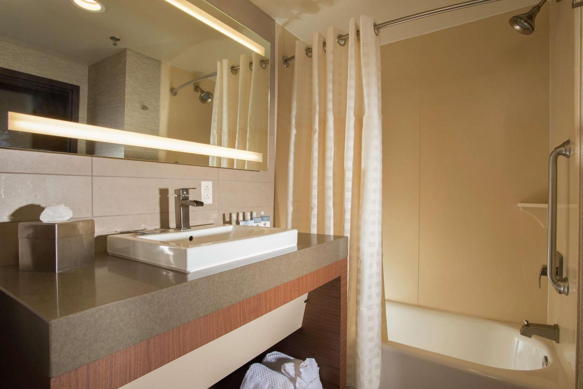 The Broadway Columbia - A Doubletree By Hilton Hotel Екстер'єр фото